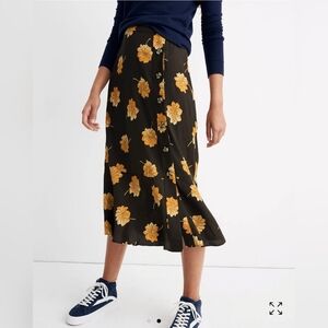 Madewell Side-Button Ruffle-Hem Midi Skirt in Fall Flowers Size 4